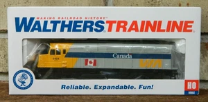 Walthers Trainline HO Scale VIA Rail Canada F40PH Lok #931-338 - Bild 1 von 6