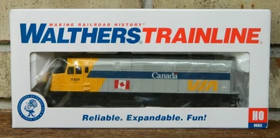 Walthers Trainline HO Scale VIA Rail Canada F40PH Locomotive #931-338 - Image 1 of 4