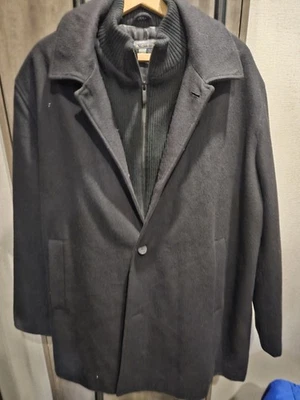 KENNETH COLE REACTION MEN'S BLACK WOOL ZIP/BUTTON COAT-Xxl gently used WORN-WARM - Image 1 of 4