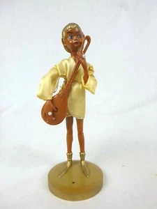 Vintage metà secolo plastica dura oro elfo pixie che suona liuto Hong Kong 8,5" - Foto 1 di 4