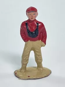 Barclay Manoil Tipo Piombo Figura Ragazzo in Camicia Rossa Anni 50 1 3/8" Fotocamera Binocolo - Foto 1 di 6