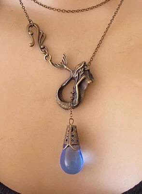 Collar Sirena Art Nouveau Sirena Lariat Colgante con Antiguo Vidrio Azul Checo Foto 1 de 4