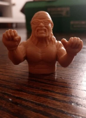 1999 WCW Finger Wrestler Hulk Hogan  - Imagem 1 de 3
