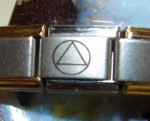 Pulsera Italiana Alcohólicos Anónimos AA Oro Inoxidable StL. Símbolo AA 19 enlaces - Imagen 1 de 9