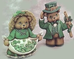 Ceramic Bisque ~~ Ready to Paint~~~ Irish Bear Couple - Picture 1 of 2