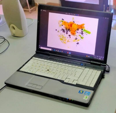 Notebook pc portatile Fujitsu Lifebook E752 i7  8GB 256GB SSD 15,6" Windows 10  - Immagine 1 di 4