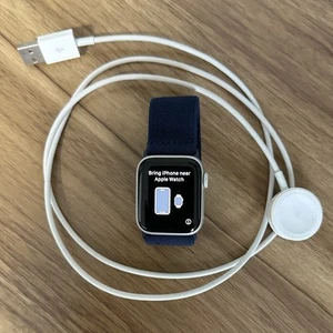 Apple Watch SE 40mm GPS With Navy Blue Band | 1st Gen - Zdjęcie 1 z 4