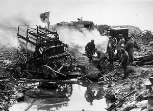 German ambulances fall victim enemy fire during World War I Old Photo - Bild 1 von 1