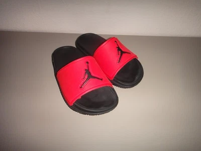 Jordan Kinder Jungen Badeschlappen Badeschuhe rot schwarz Gr. 37 1/3 - Bild 1 von 4