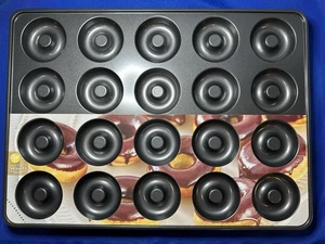 Wilton Perfect Results Padella Antiaderente per Ciambelle, Teglia da Forno per Ciambelle 20 Cavità, Acciaio - Foto 1 di 4