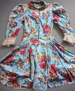 Vintage 40er Jahre Prinzessin Schnitt Puffärmel Blumen Kostüm Neuheit Druck Kleid XS - Bild 1 von 11