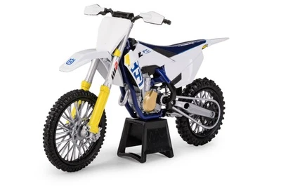NEW RAY 2019 HUSQVARNA FS450 1:12 18cm MOTORRAD DIE CAST MODEL NEU IM KASTEN - Bild 1 von 4