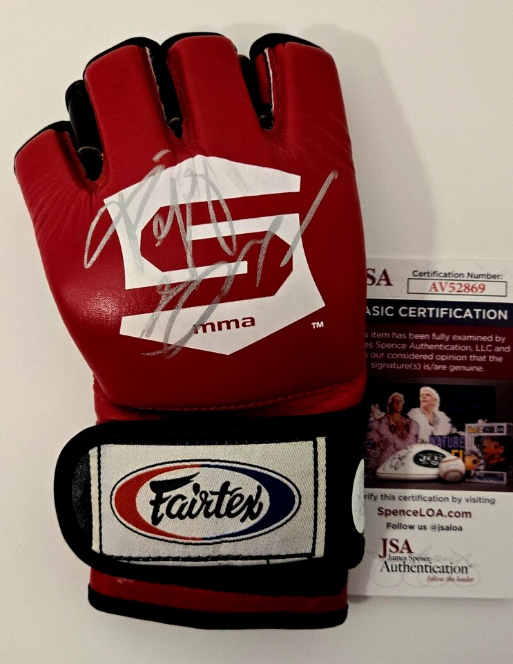 Fedor Emelianenko Signed Strikeforce UFC Glove Autograph MMA Bellator JSA COA 69 - Image 1 of 4