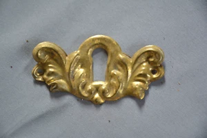 ANTIQUE PRESS BRASS DRESSER DESK CABINET DRAWER KEYHOLE ESCUTCHEON COVER PL (7) - Picture 1 of 5