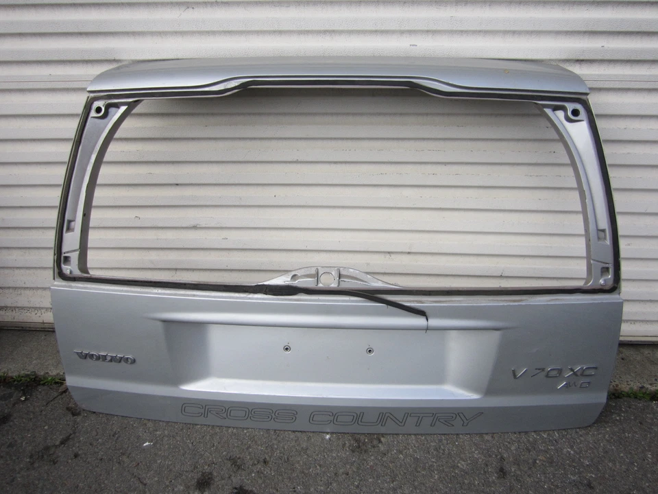 nn801184 Volvo XC70 Cross Country 2001 2002 2003 2004 2005 Tailgate Liftgate OEM - Image 1 of 4