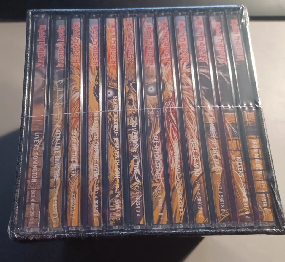Iron Maiden  12 CD Box  Neu - Bild 1 von 2