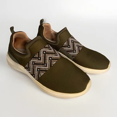 Clarks Cloudsteppers Women’s 8.5 Shoes Slip On Comfort Sneakers Nova Way Green - Изображение 1 из 4