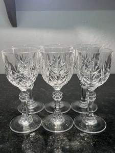 Juego de 6 copas de vino de cristal cortado - tallo facetado y tazón corte diamante - Inglaterra - Imagen 1 de 7