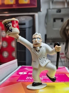KFC KENTUCKY FRIED CHICKEN COLONEL SANDERS TOY FIGURES RARE VINTAGR 1997 - Picture 1 of 4