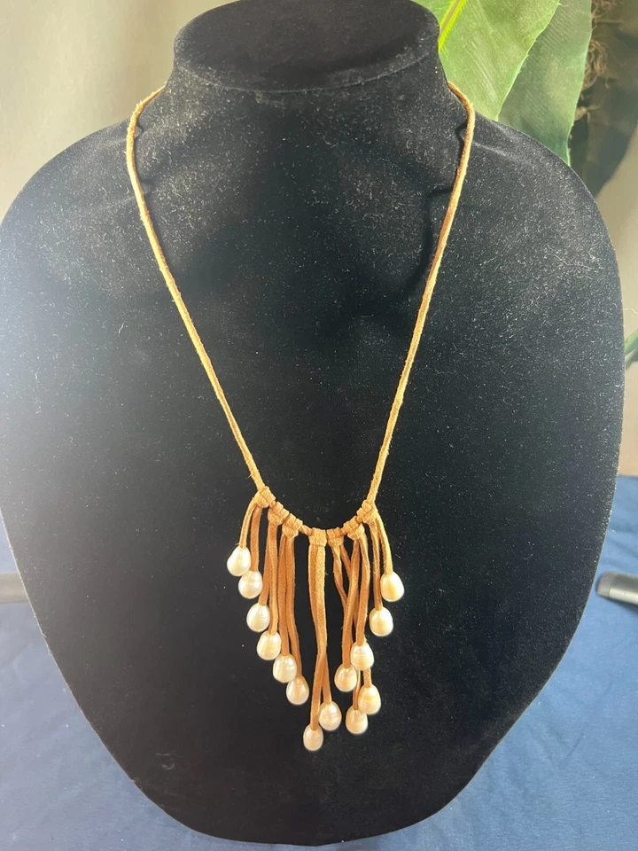 Collar de perlas de agua dulce y cuero Lariat collar de perlas de cuero marrón claro Foto 1 de 1
