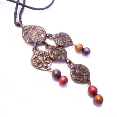 Collar Colgante The Limited Inspirado en Boho Tono Latón Cuentas Gota Cordón de Cuero Foto 1 de 4