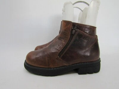 Botas da moda tamanho 36 EUR couro marrom com zíper no tornozelo NAOT - Imagem 1 de 4