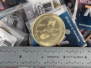 Lote De 100 Monedas De Bronce Abatibles Oficiales Conmemorativas NFL Super Bowl 55 Nuevas - Imagen 1 de 8