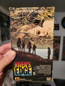 River's Edge VHS (1987) Crispin Glover, Keanu Reeves, 80s Cult Classic - Picture 1 of 6