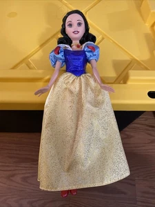 Mattel Disney Prinzessin Schneewittchen Edelstein 2006 11" Puppe Gold glitzerndes Kleid Halskette - Bild 1 von 4