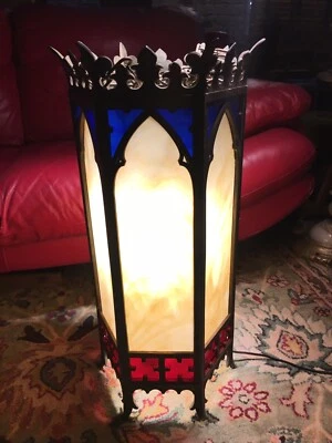 Lámpara de araña gótica antigua de salón, lámpara colgante de santuario Foto 1 de 4