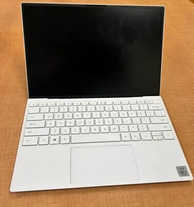 Dell XPS 13 9300 Intel Core i5 10th Gen 8GB 256GB Frost White Laptop (2020) - Picture 1 of 2