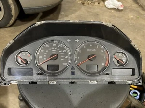 2002-2004 Volvo S60 speedometer cluster gauge panel tach Miles Unk OEM 8672361 - Picture 1 of 11