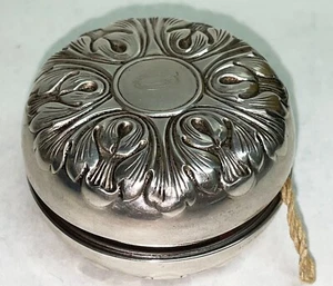 Gorham Sterling Silver Yo-Yo 73g Leaf Design 55mm x 35mm - Picture 1 of 3