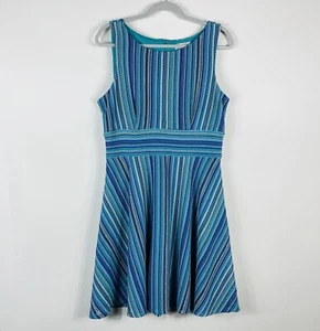 Vestido Dressbarn Talla 12 Crochet Rayas Sin Mangas Ajuste y Acampanado Azul - Imagen 1 de 6