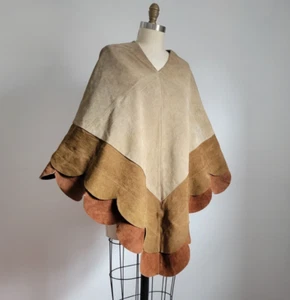 AUTHENTIC VINTAGE 70's TRI COLOR BROWN GENUINE SUEDE PONCHO w/ SCALLOPED EDGES - Picture 1 of 4
