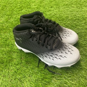Under Armour Youth  Boys Football Cleats Size 4.5Y 3027317-001 Black White New - Picture 1 of 6