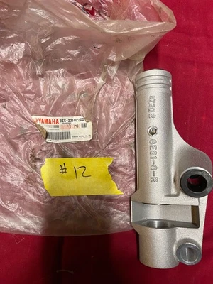 Nudillo de dirección Yamaha diestro 8es-23502-00-00 nuevo eje de esquí OEM 2005 RS Vector Foto 1 de 2