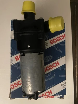 BOSCH 0392020026 Bomba de agua eléctrica auxiliar para Mercedes-Benz, Sprinter Foto 1 de 4