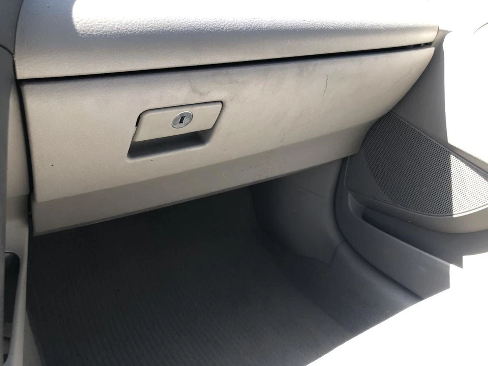 Toyota Camry 2011 guantera FB40 GRY usada original OEM 948235 Foto 1 de 1