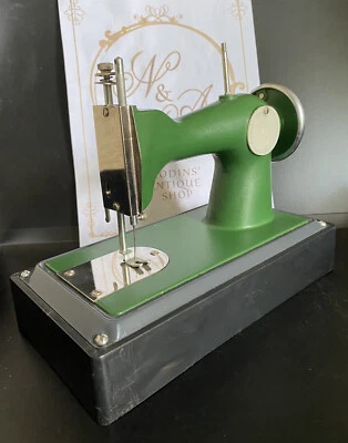 Mini máquina de coser verde juguete original vintage para niños “Avtopribor” funciona URSS Foto 1 de 4