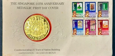 Singapur 1984 25 Aniversario Oro 24K Sobre Bronce Prueba Medalla y Sellos Escasos Foto 1 de 4