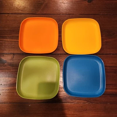Tupperware Retro Cuadrado Almuerzo Postre Plato de Almuerzo 8" Juego de 4 Colores Nuevo Foto 1 de 4