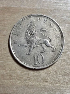 Great Britain 10 Pence coin, 1976. KM# 912, copper-nickel. Queen Elizabeth II. - Picture 1 of 4