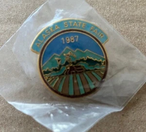 1987 ALASKA STATE FAIR PIN BACK - NEW OLD STOCK - Picture 1 of 2