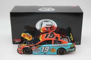 Martin Truex Jr 2021 Bass Pro Shops / SherryStrong.com 1:24 Elite Nascar Diecast - Picture 1 of 3