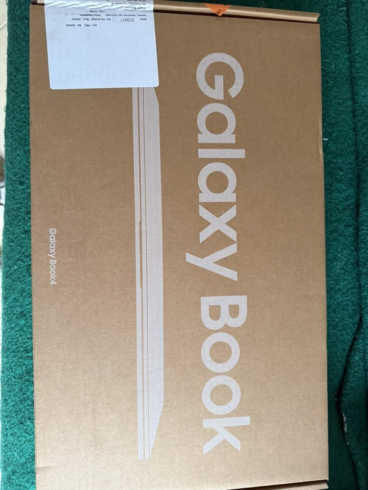 NUOVO Notebook Samsung Galaxy Book4 NP750XGJ-KG5IT RAM 8GB SSD 256 GB Intel 3