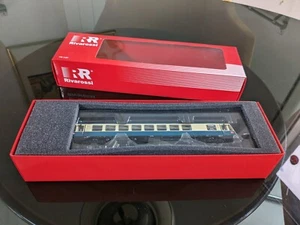 Rivarossi H0 2398 Dieseltriebwagen, Baureihe 627.0 beige/blau Lackierung DB - Bild 1 von 7