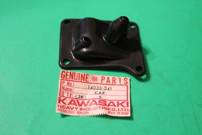 Tampa de carburador Kawasaki NOS NOVA 14038-041 KX KX125 1974-79 - Imagem 1 de 3