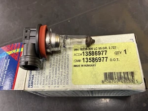 GM AC DELCO OEM FOG LIGHT BULB 13586977 - Picture 1 of 3