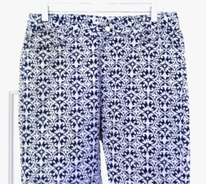 Pantaloni alla caviglia UNICA HIJA stampa fleur-de-lis-M, blu navy e argento sensazione super morbida - Foto 1 di 14